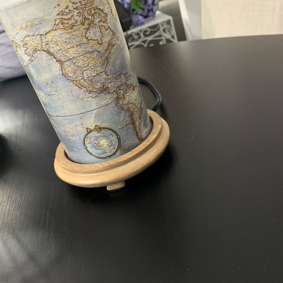 SOLD✨Pink Zebra Map Simmering Light w/Hot Air Ball - Picture 8 of 11